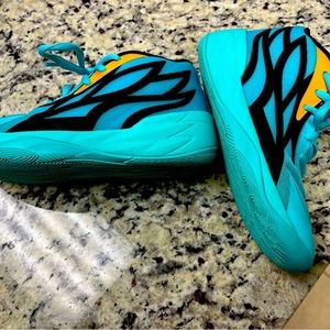 Boys La Melo Ball Sneakers 1C US